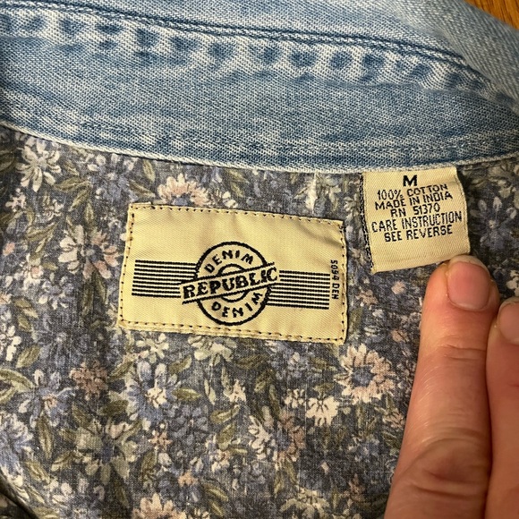 90s Vintage Denim Floral Print Button Up 100% Cotton Cottage Oversized Medium - Picture 5 of 5